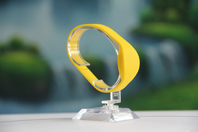 硅膠腕帶RFID電子標(biāo)簽用于數(shù)據(jù) 硅膠腕帶RFID電子標(biāo)簽用于數(shù)據(jù)