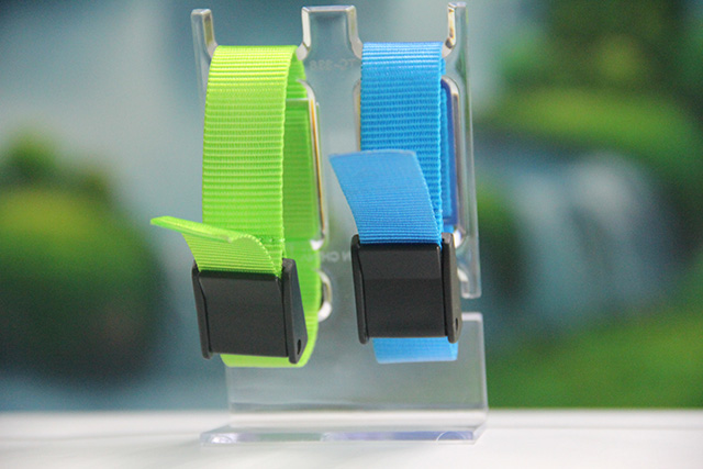 松緊腕帶的噴油工藝 松緊腕帶的噴油工藝